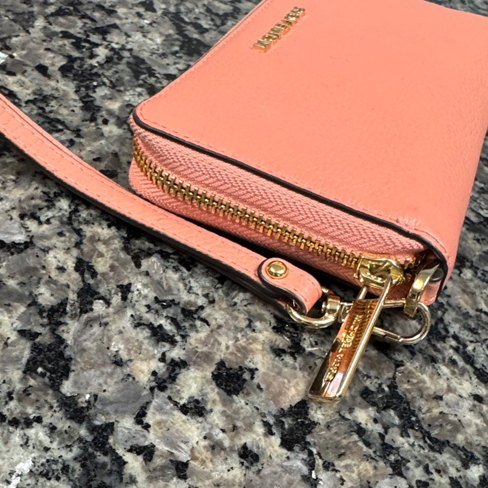 Michael Kors Coral leather Wristlet Clutch - Picture 5 of 16